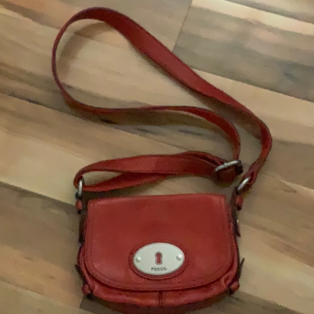 fossil across the body bag